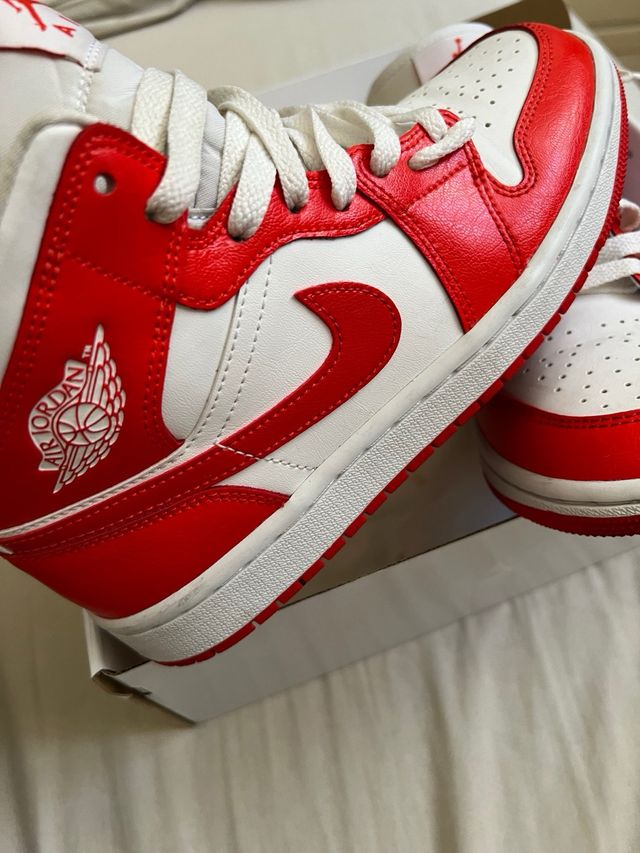 WMNS AIR JORDAN 1 MID