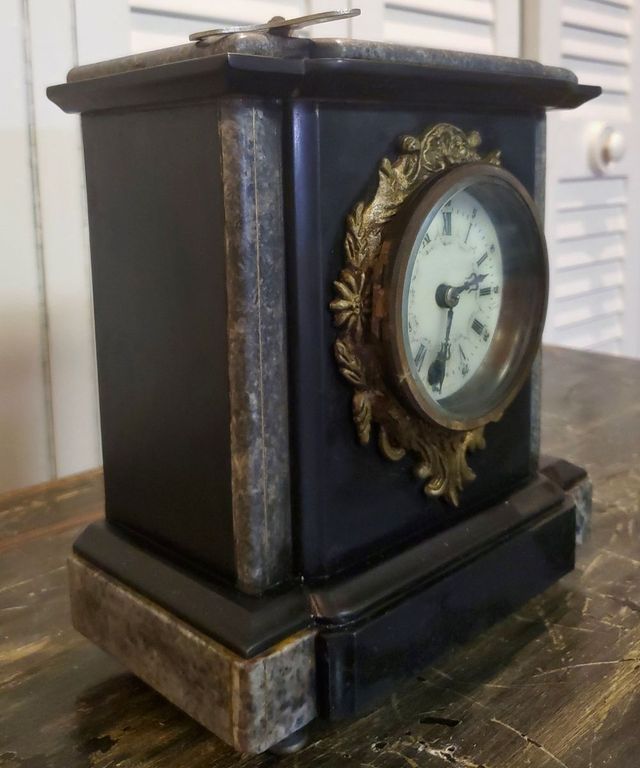 Reloj de mármol negro, estilo vintage