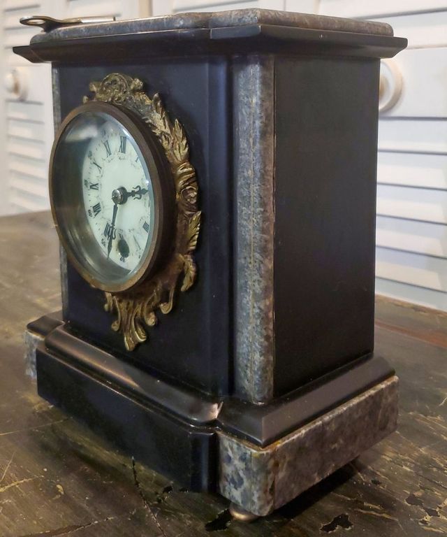 Reloj de mármol negro, estilo vintage