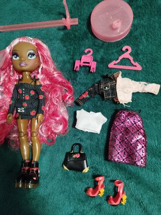 Rainbow High. Daría Roselyn serie 3