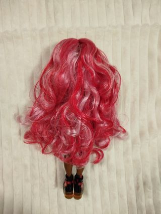 Rainbow High. Daría Roselyn serie 3