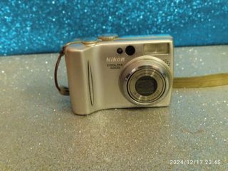 Cámara Nikon Coolpix 4200 para piezas