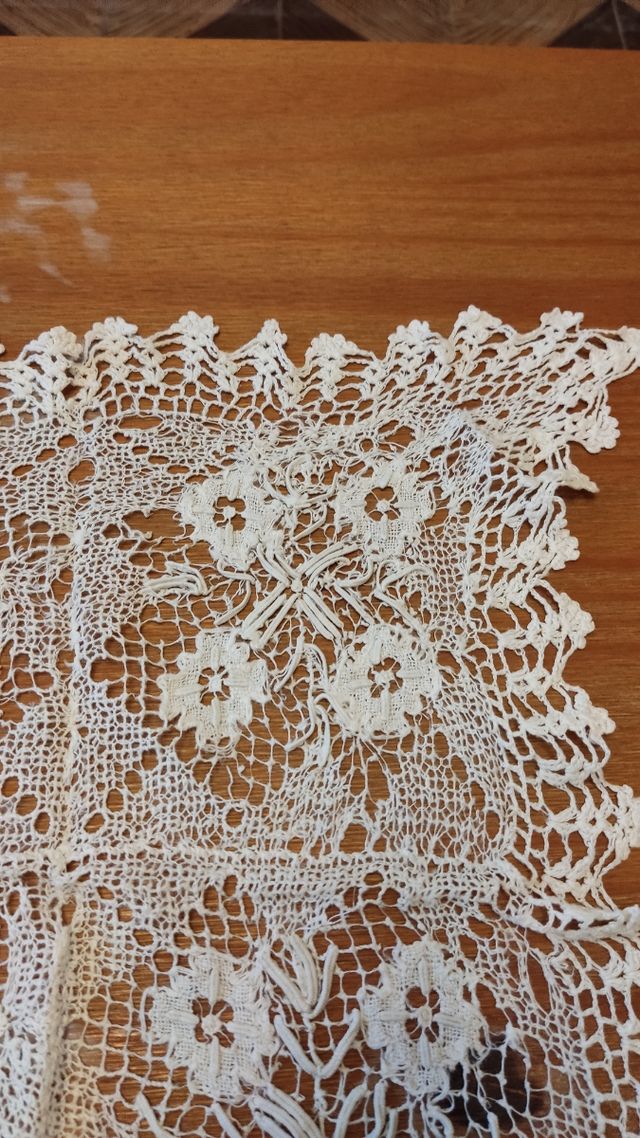 Antiguo tapete de encaje 