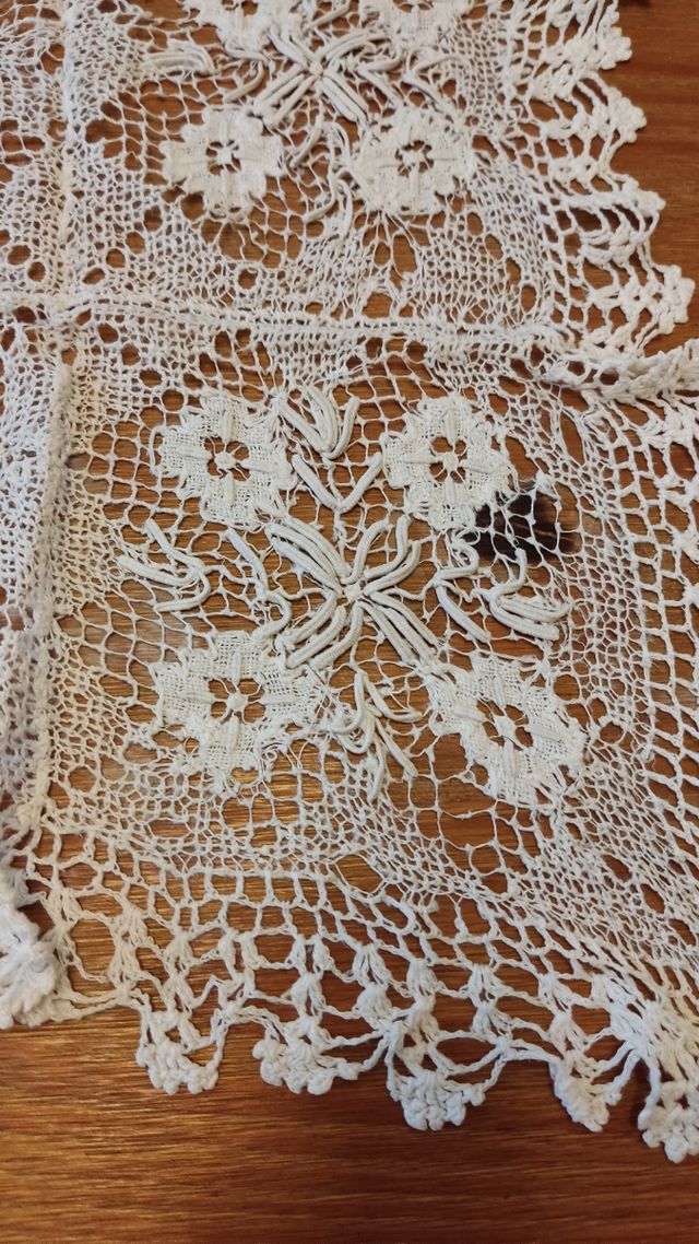 Antiguo tapete de encaje 