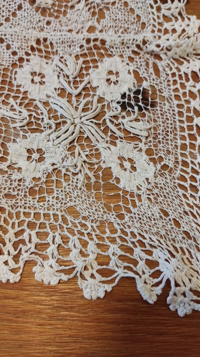 Antiguo tapete de encaje 