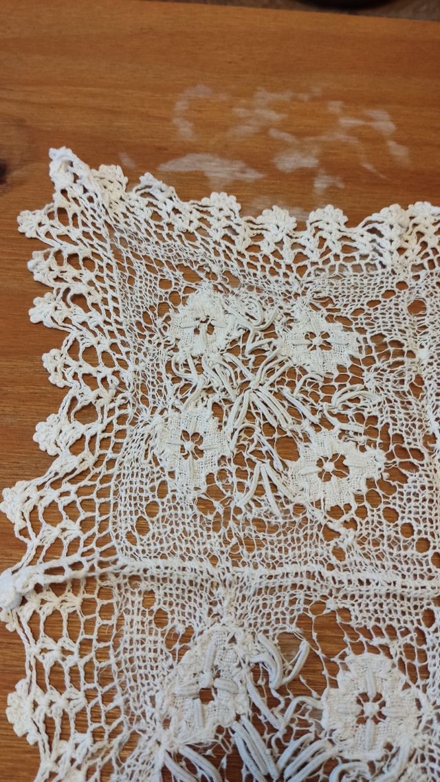 Antiguo tapete de encaje 