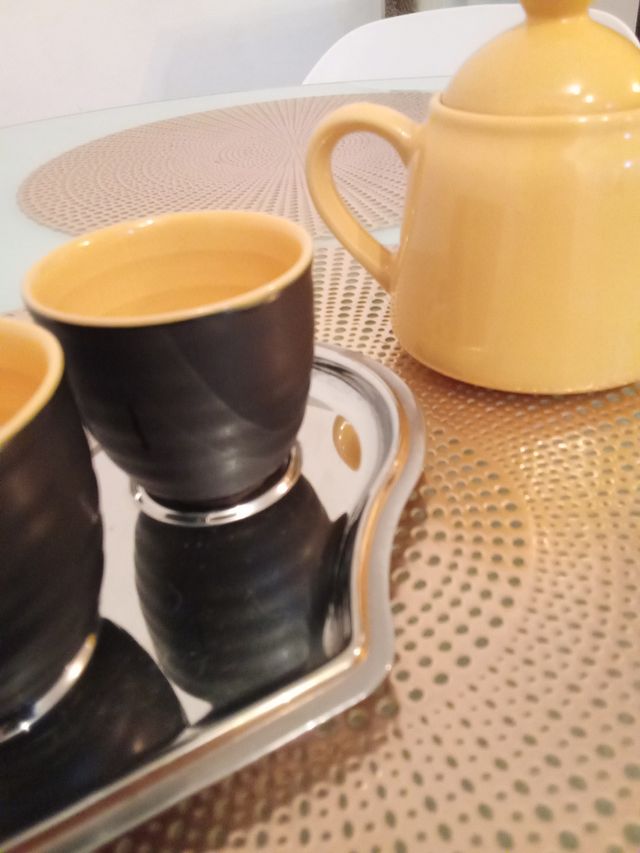 Teiera ,scodelline con vassoio nuovo