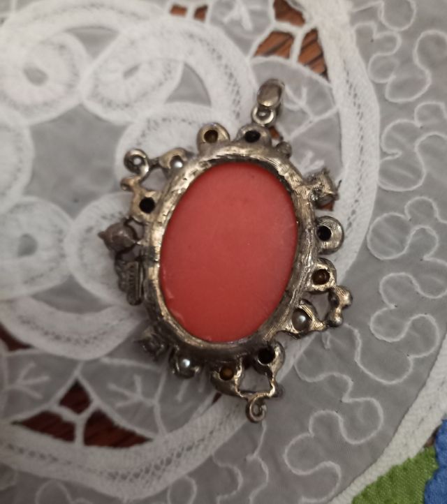 Ciondolo vintage bigiotteria marcato