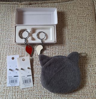 Pendientes, monedero...