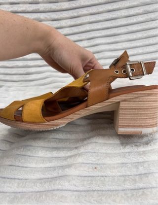 Sandalias amarillas Paula Urban