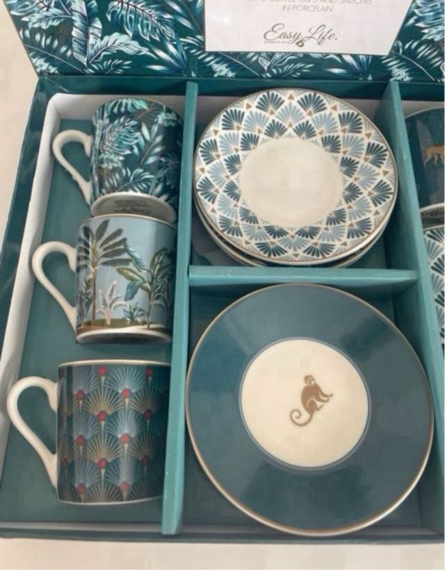 Juego de tazas y platos de porcelana. ¡NUEVO!