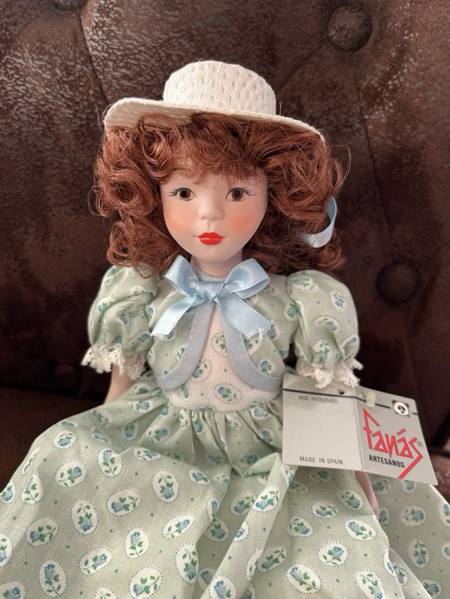 Muñeca porcelana Fanás