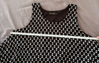Lote 2 tops sin mangas lunares/ corazones talla L