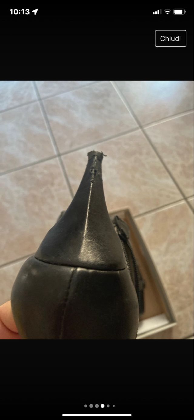 Scarpa nera con tacco
