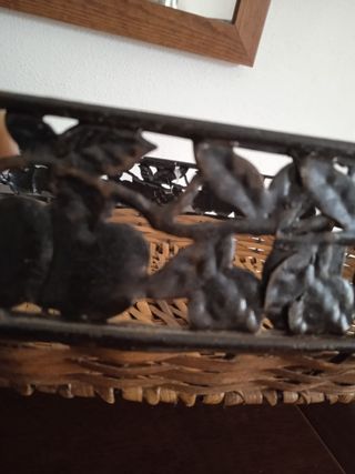 Cesto in vimini e ferro