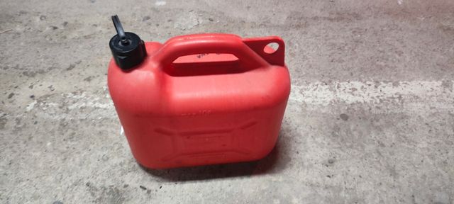 Bottiglia Windplast da 10 litri.