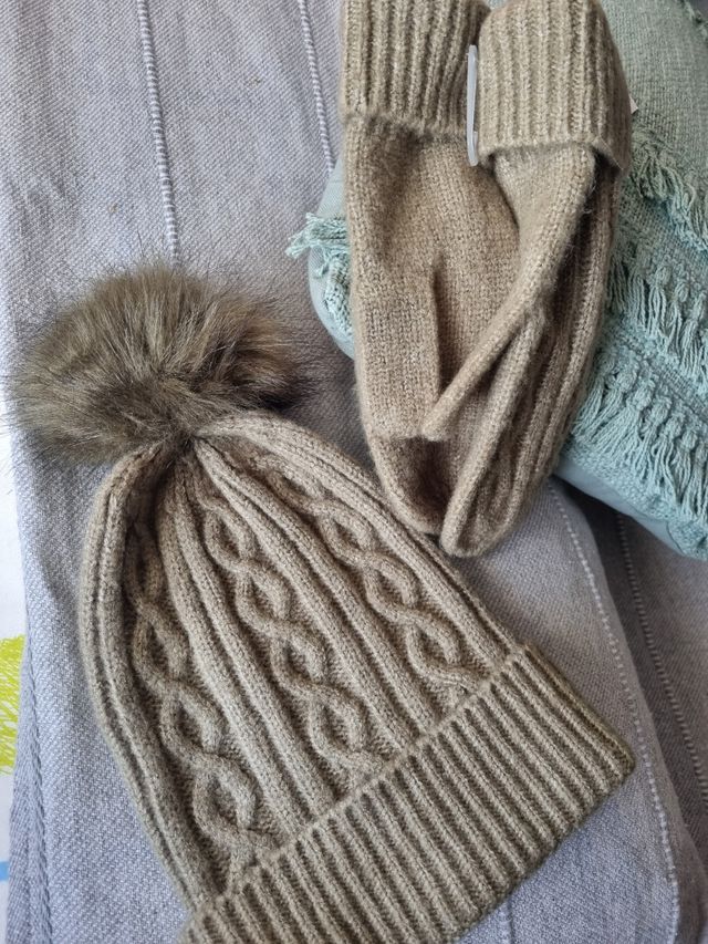 Conjunto gorro y manoplas Milano
