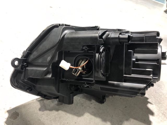 Faro derecho xenón de multivan con dos patillas ro