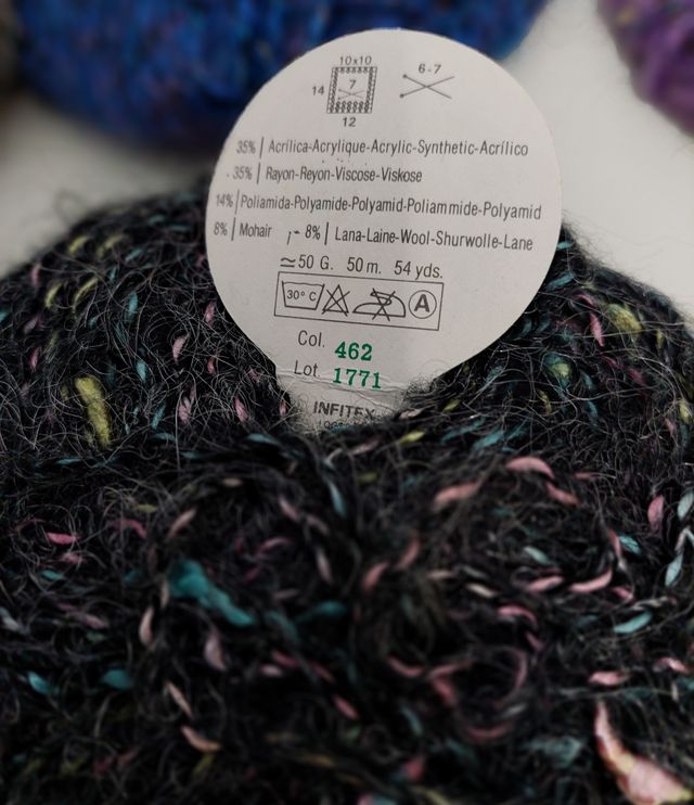 LOTE DE 8 MADEJAS LANA STOP