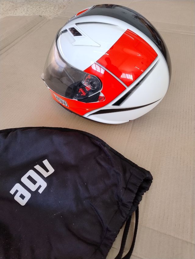 Casco Agv modelo Skyline