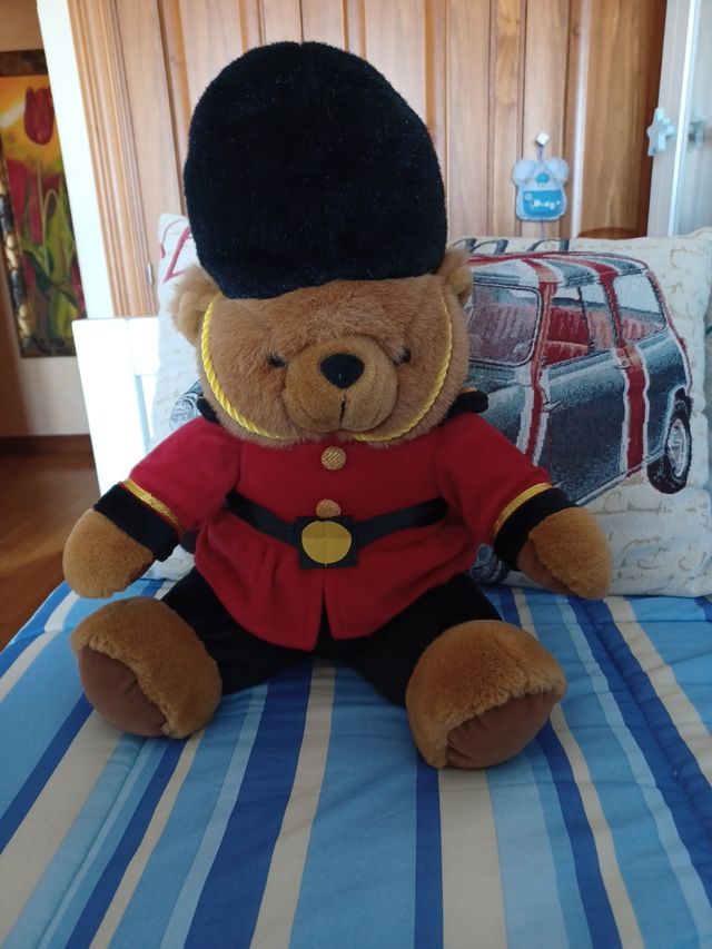 Oso guardia real London