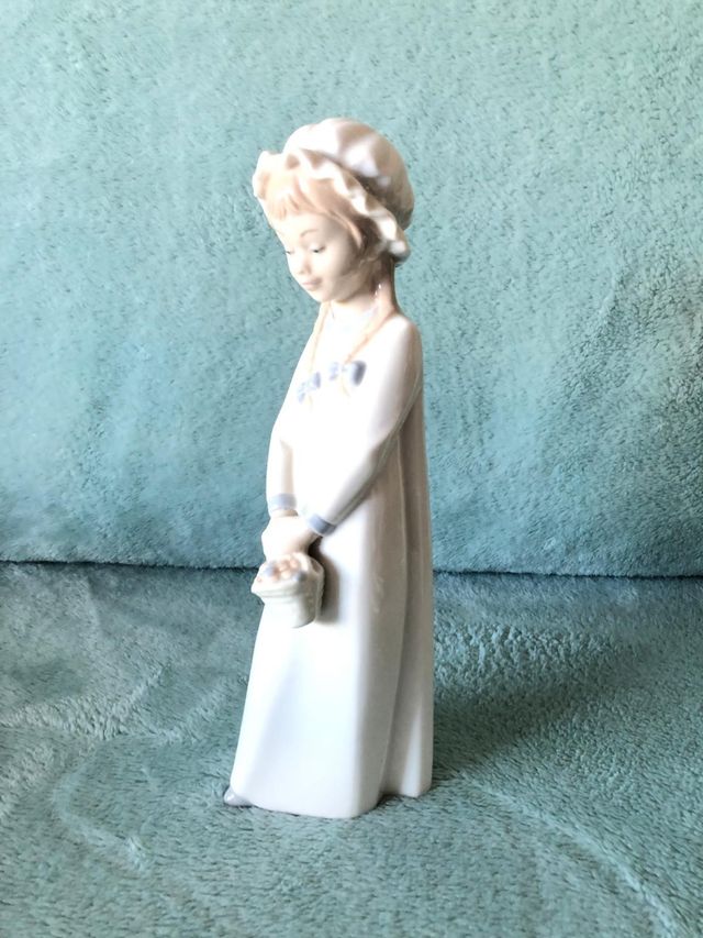 Figuras de porcelana, todas 60€