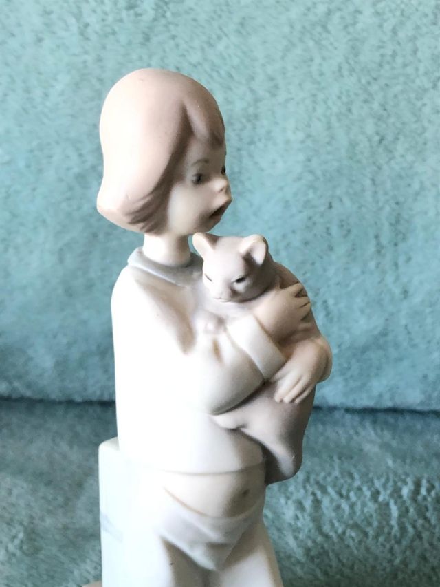Figuras de porcelana, todas 60€