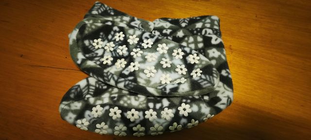 Zapatillas antideslizantes de franela. A estrenar.