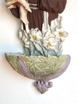 Benditera San Antonio porcelana biscuit.