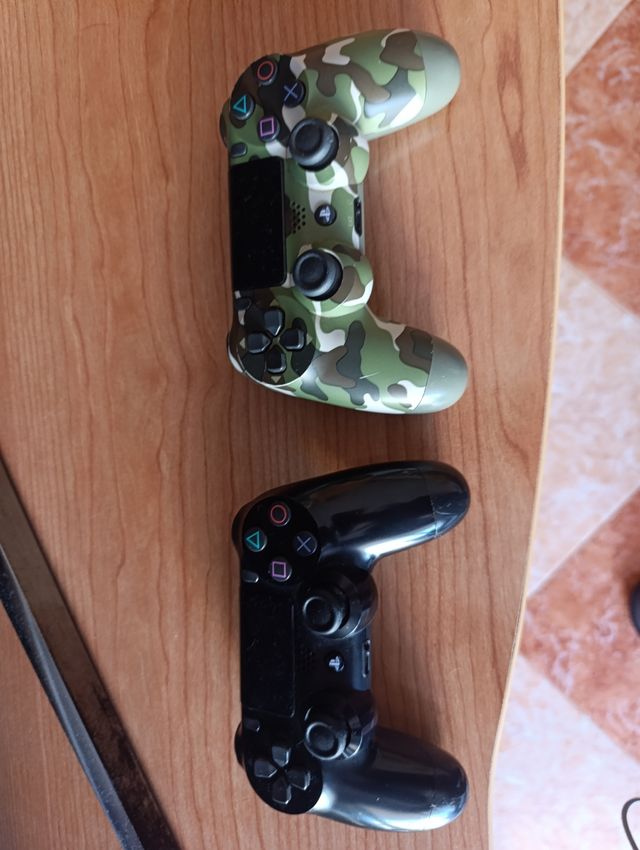 Play Station 4 + 2 mandos + 4 juegos (