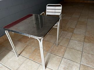 Tavoli e sedie da bar in alluminio