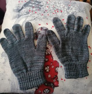 Guantes grises