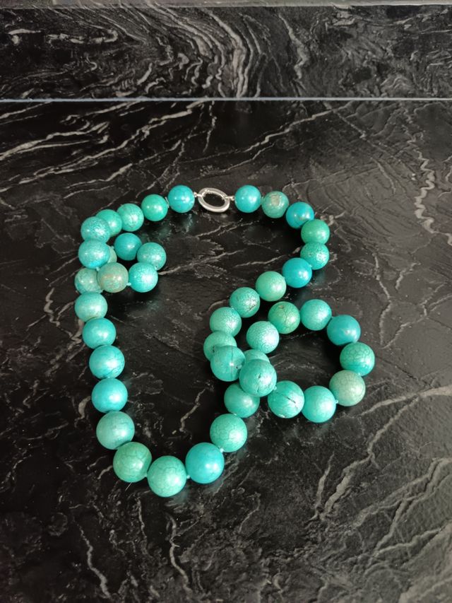 Collar de turquesas naturales