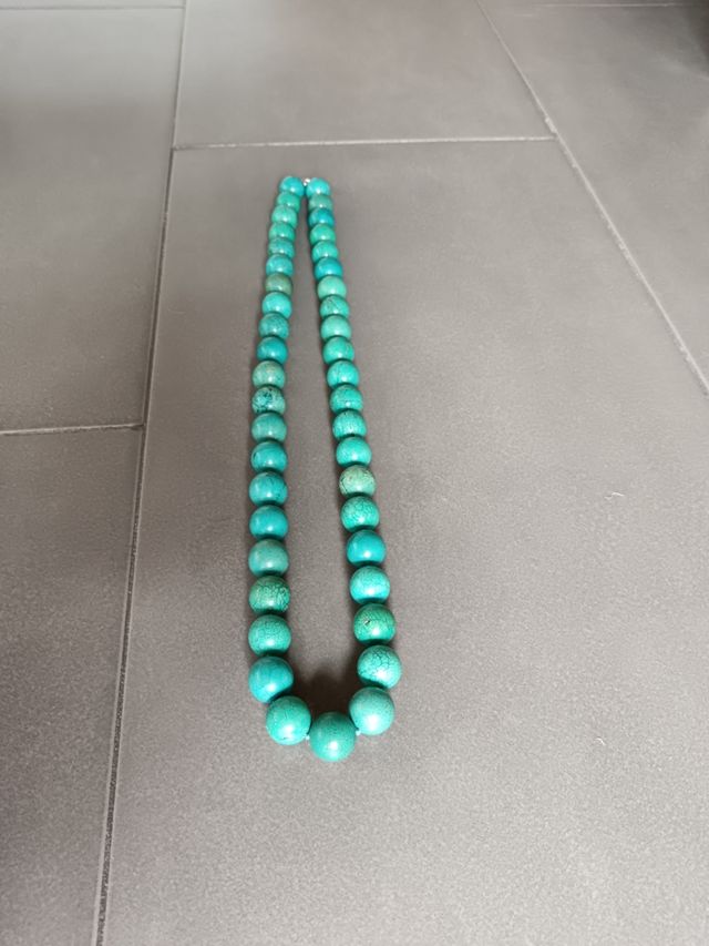Collar de turquesas naturales