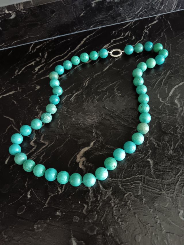 Collar de turquesas naturales