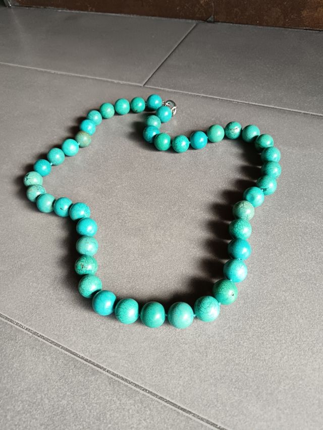 Collar de turquesas naturales