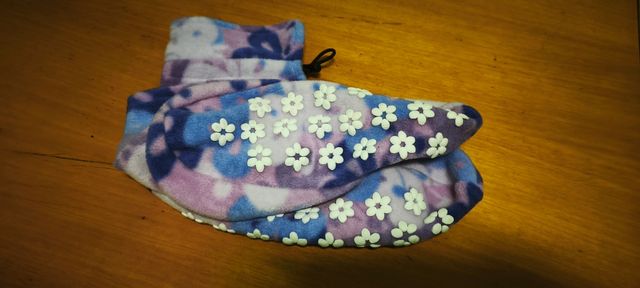 Zapatillas antideslizantes de franela.