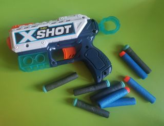Gioco pistola nerf