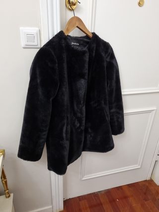 Chaquetón pelo negro para Nochevieja