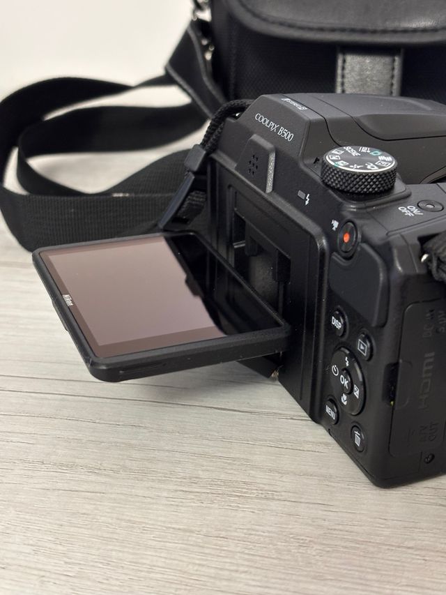 Nikon Coolpix B500