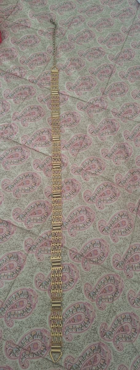 Cinturón de cadena dorado