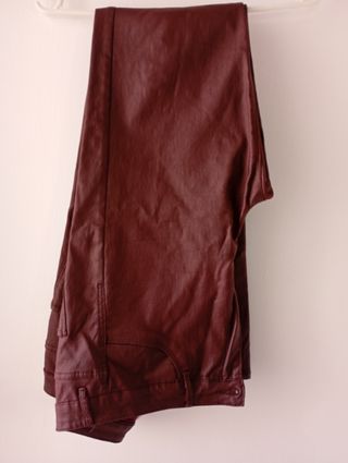 Pantalon burdeos
