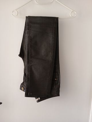 Pantalon negro