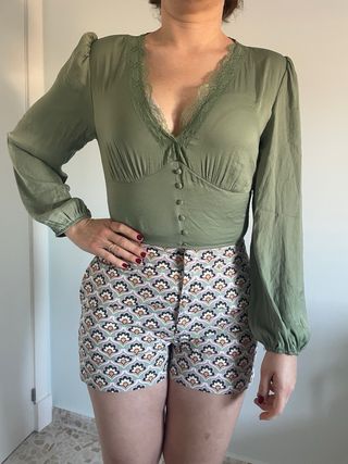 Crop top manga larga verde