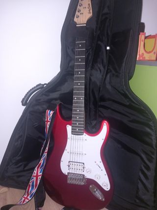 Guitarra eléctrica, funda acolchada, amplificador 