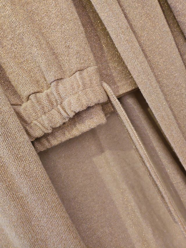 Pantalon y cardigan largo,dorado discreto y suave