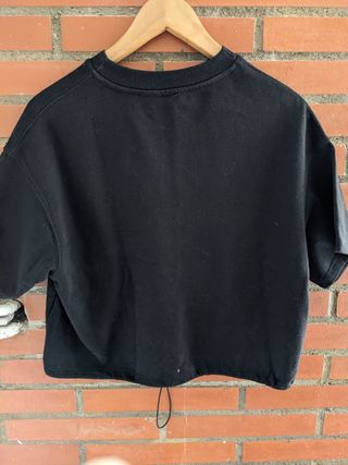 Crop top negro talla M