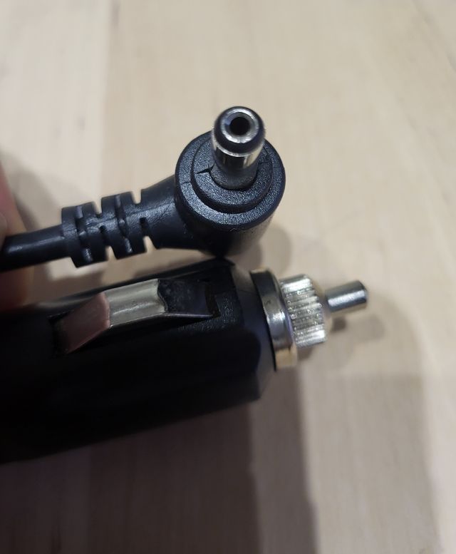 Adaptador a corriente de coche