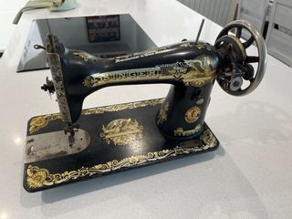 Maquina de coser Singer