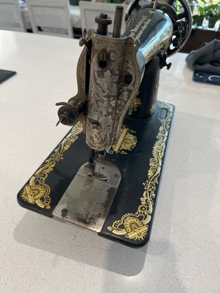 Maquina de coser Singer